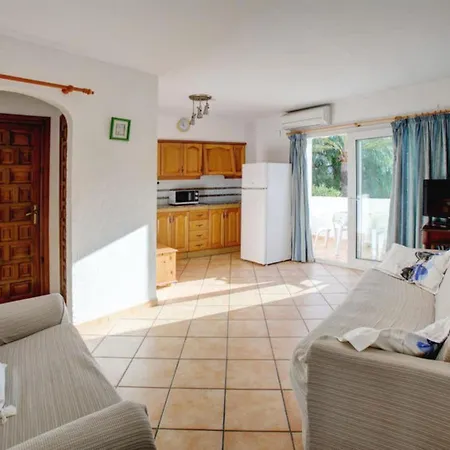 101 Oasis Beach 40 Апартаменты Дения